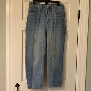 Madewell woman’s classic straight jean